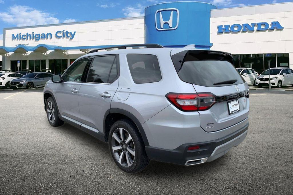used 2023 Honda Pilot car, priced at $40,377