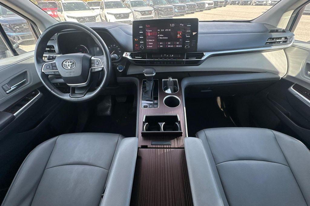 used 2024 Toyota Sienna car, priced at $39,477