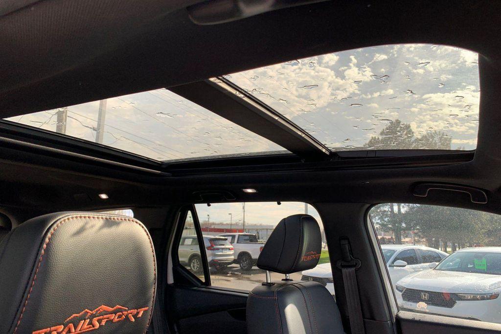 used 2025 Honda Pilot car, priced at $43,377