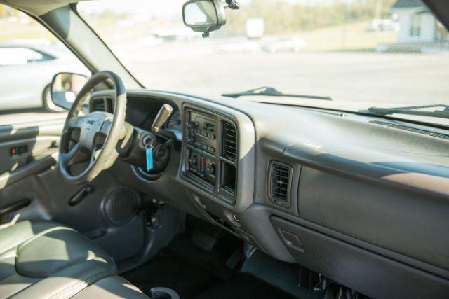 used 2006 GMC Sierra 1500 car, priced at $15,995