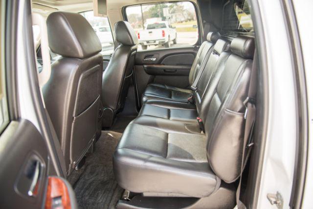 used 2009 Chevrolet Avalanche car, priced at $20,035