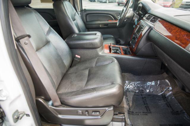 used 2009 Chevrolet Avalanche car, priced at $20,035