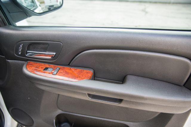 used 2009 Chevrolet Avalanche car, priced at $20,035