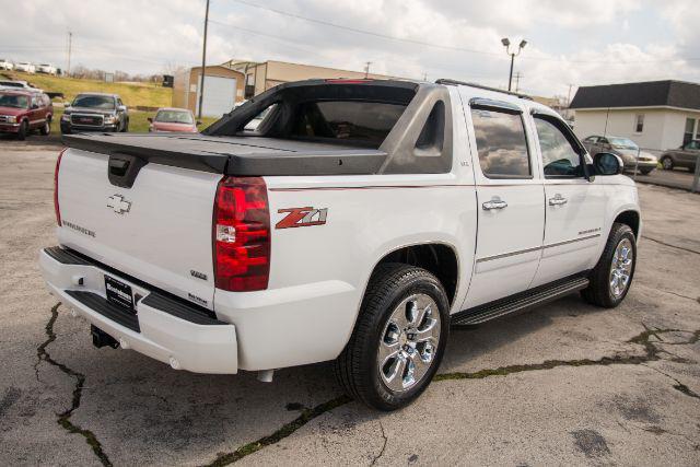 used 2009 Chevrolet Avalanche car, priced at $20,035