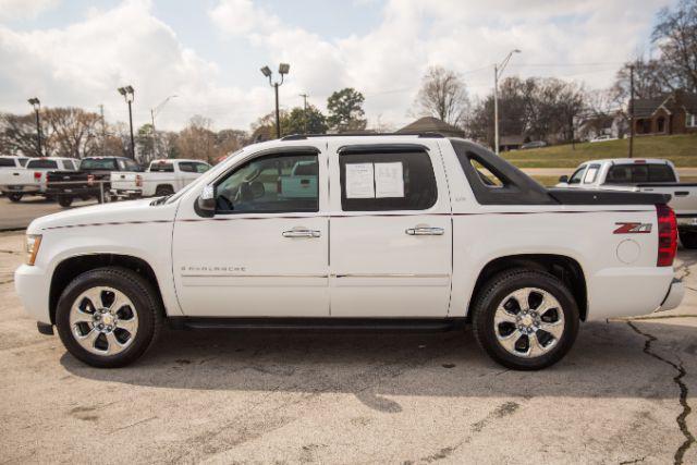 used 2009 Chevrolet Avalanche car, priced at $20,035