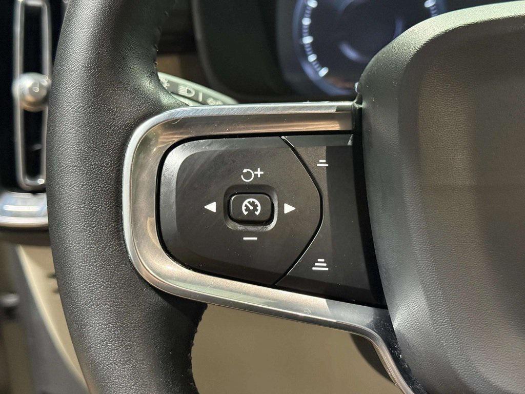 used 2020 Volvo XC40 car, priced at $21,179