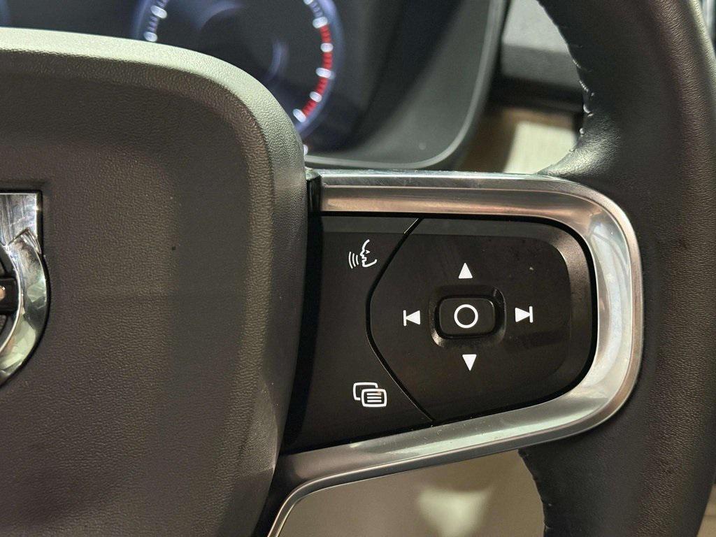 used 2020 Volvo XC40 car, priced at $21,179