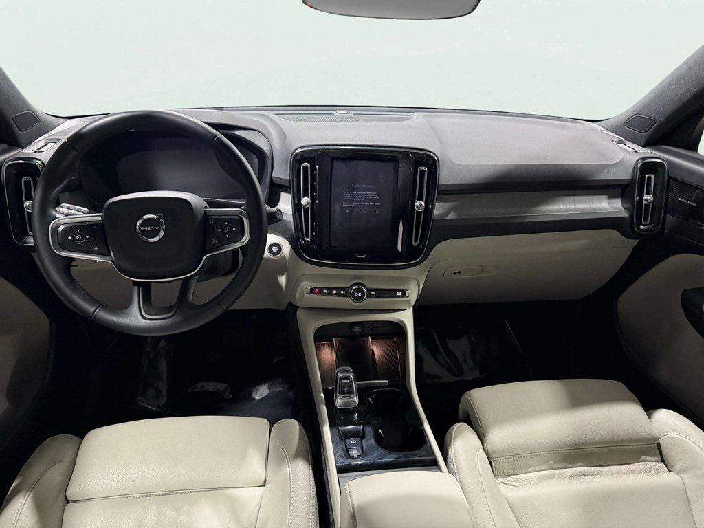 used 2020 Volvo XC40 car, priced at $21,179