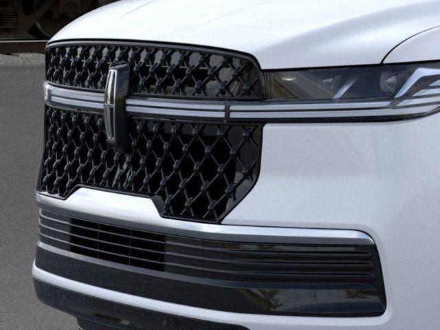 new 2025 Lincoln Navigator car, priced at $104,025