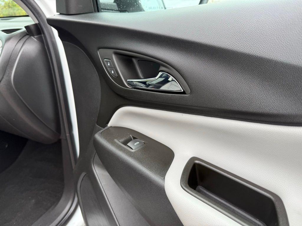 used 2023 Chevrolet Equinox car, priced at $17,980