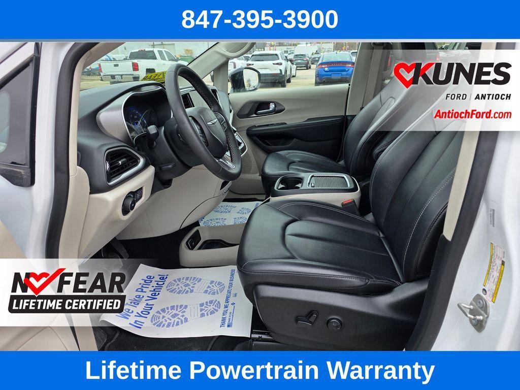 used 2024 Chrysler Pacifica car, priced at $25,763