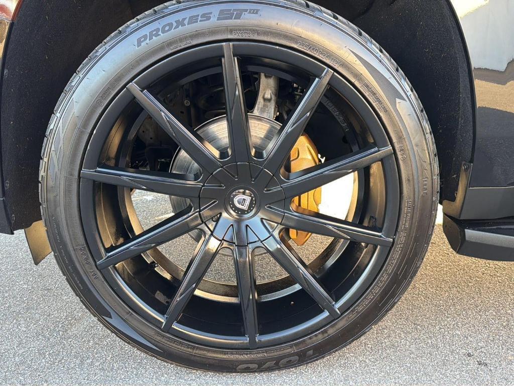 used 2024 Cadillac Escalade ESV car, priced at $72,580