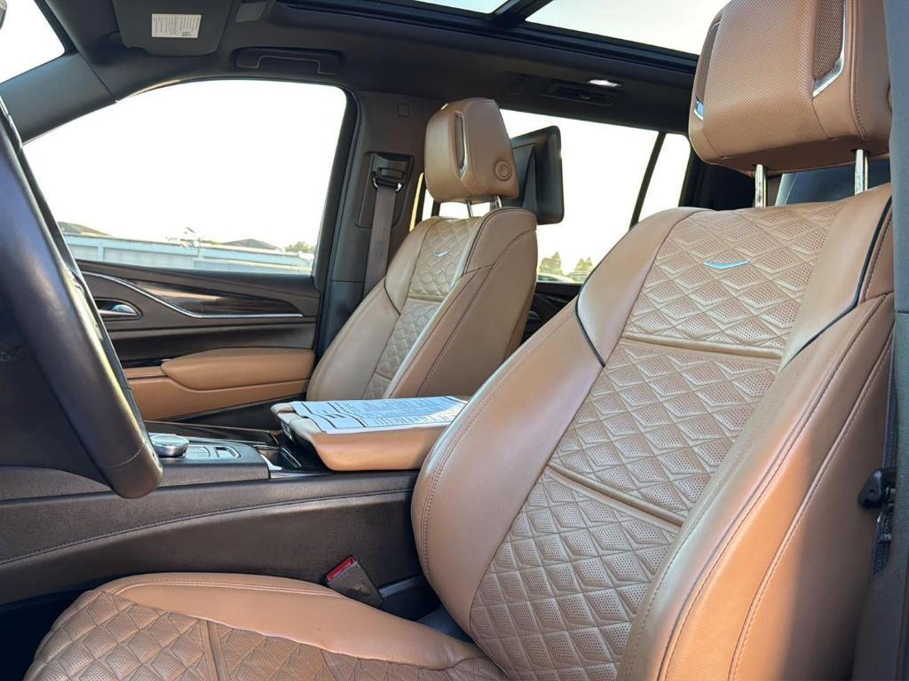 used 2024 Cadillac Escalade ESV car, priced at $72,580