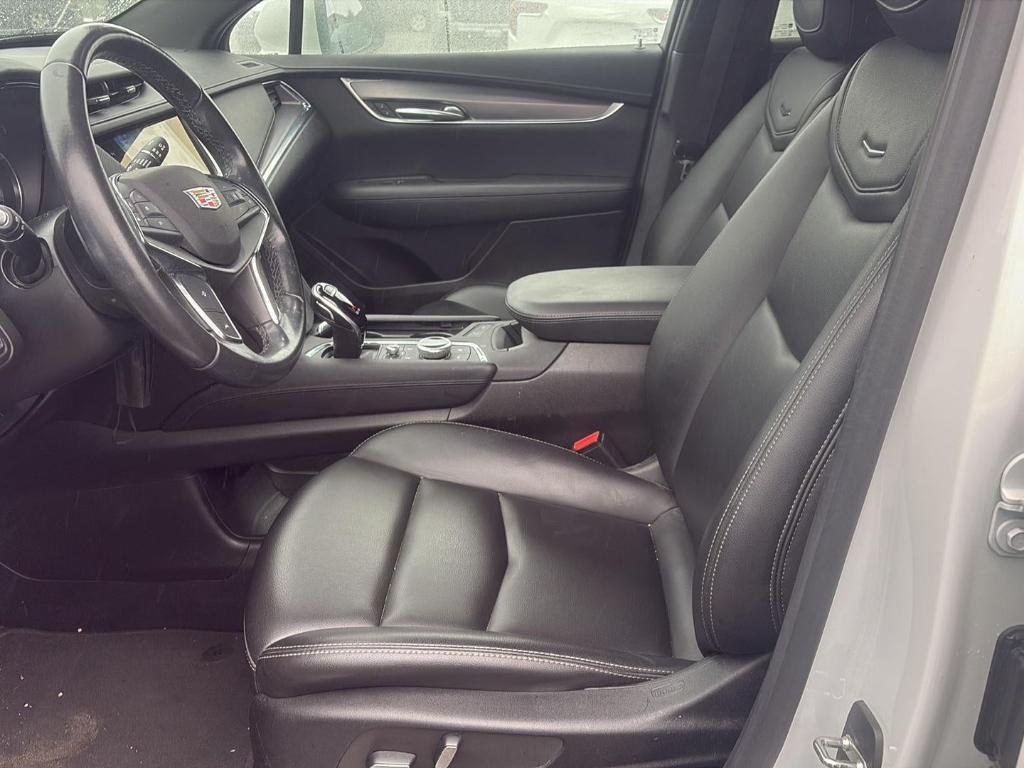 used 2022 Cadillac XT5 car, priced at $24,980