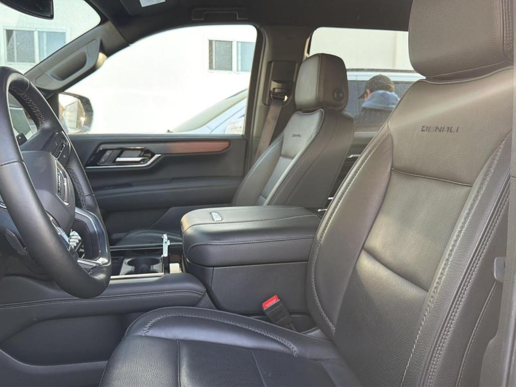 used 2025 GMC Yukon car, priced at $68,980