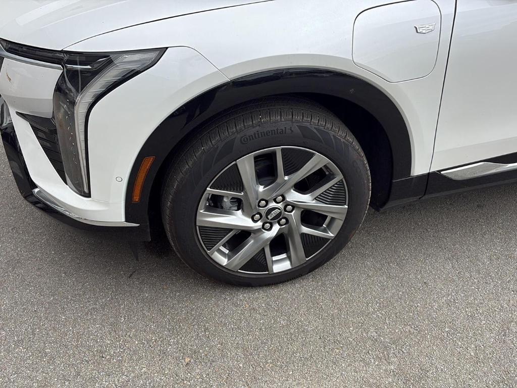 used 2025 Cadillac OPTIQ car, priced at $39,980