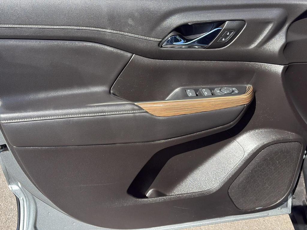 used 2023 GMC Acadia car, priced at $23,920