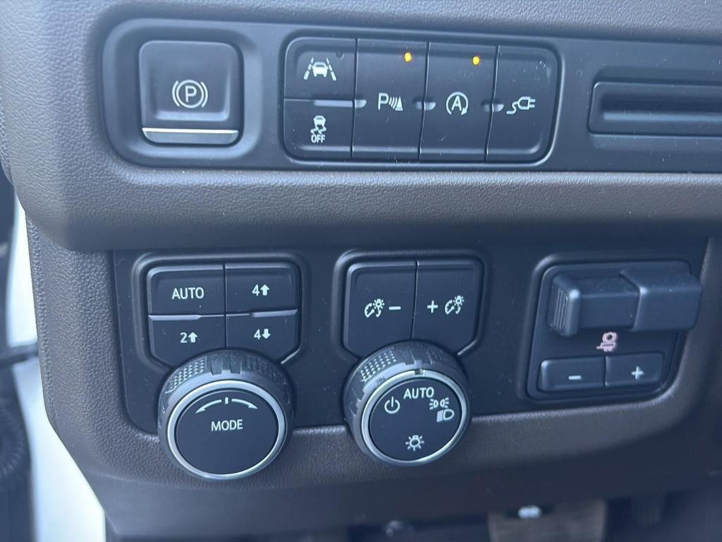 used 2022 Chevrolet Suburban car, priced at $39,920