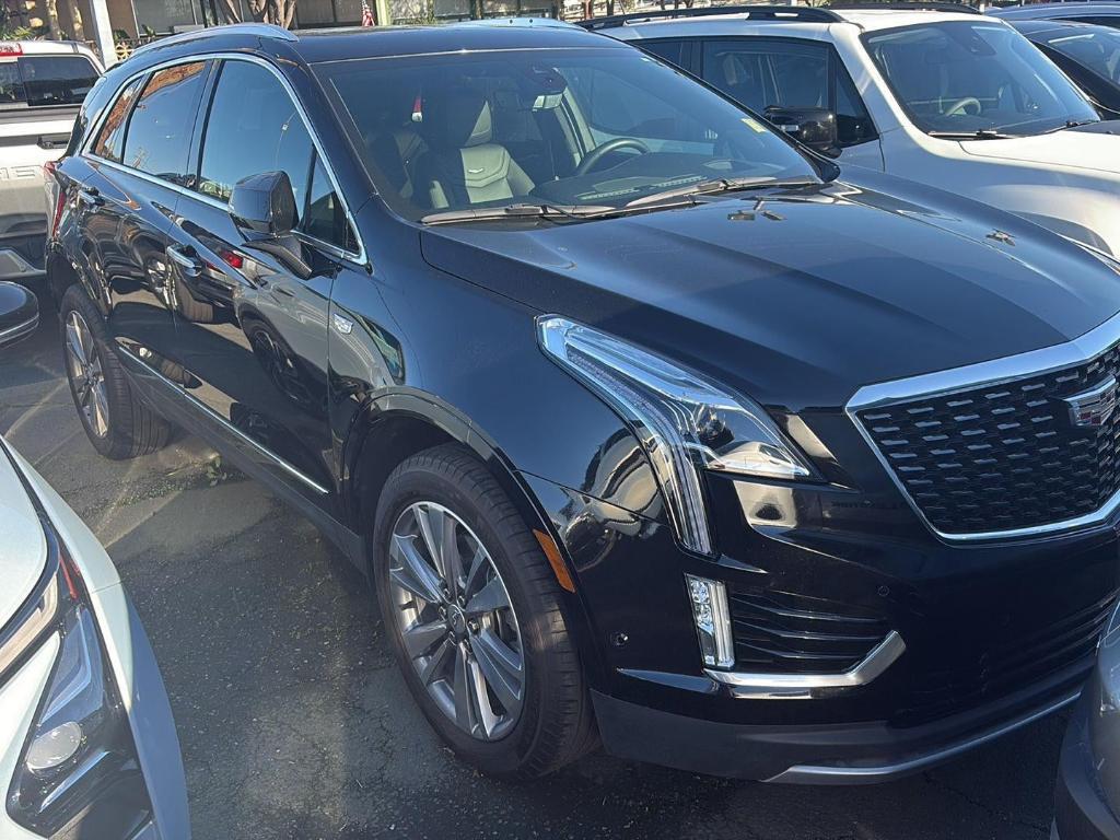 used 2025 Cadillac XT5 car, priced at $39,420