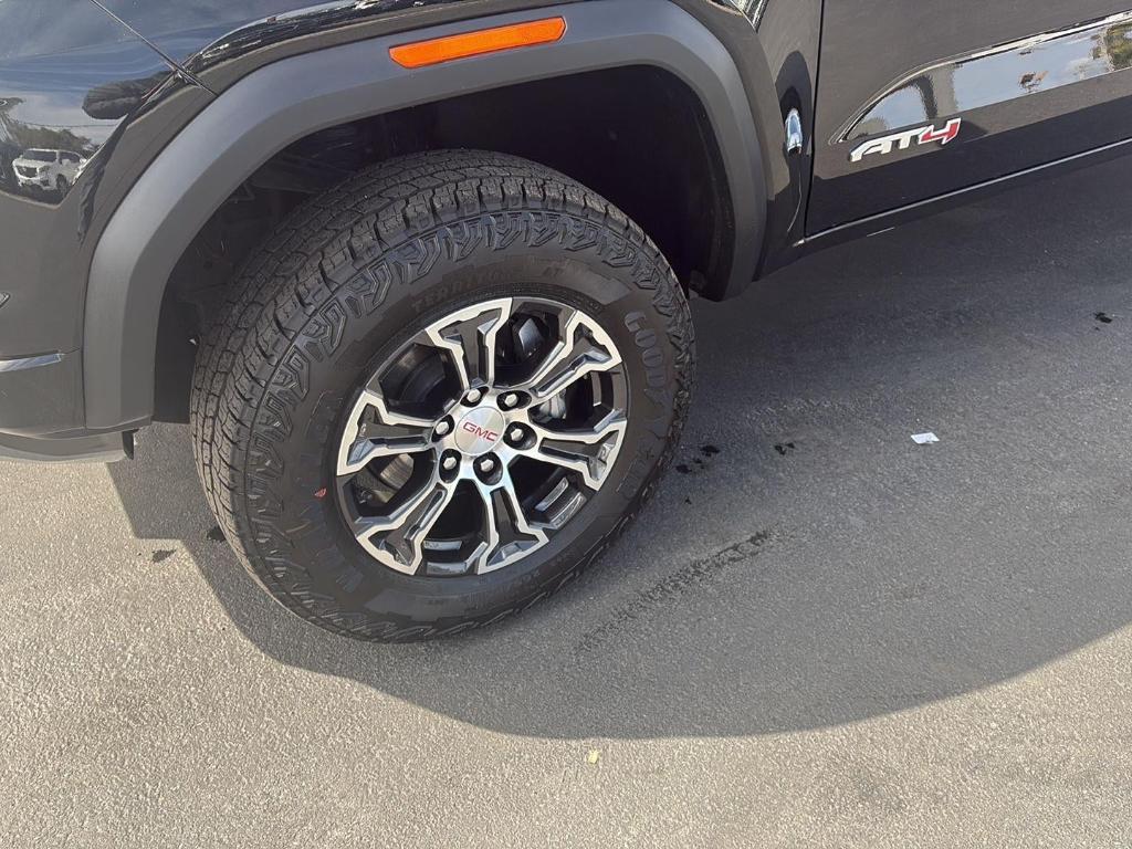 used 2024 GMC Canyon car, priced at $38,920
