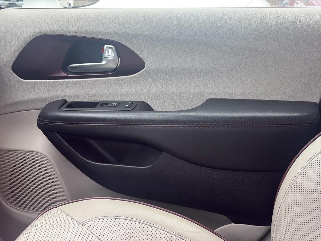 used 2020 Chrysler Pacifica car, priced at $25,565