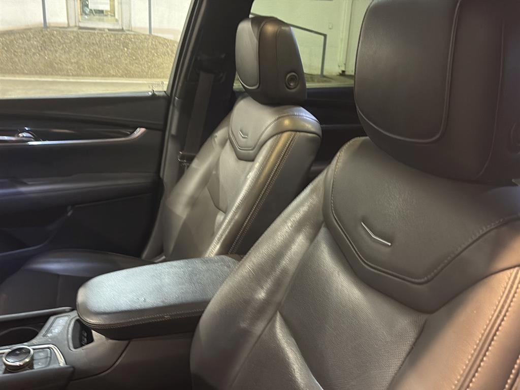 used 2021 Cadillac XT5 car, priced at $21,980