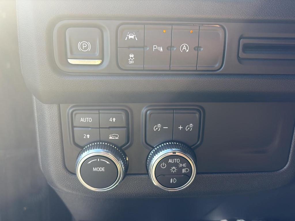 used 2023 GMC Yukon XL car, priced at $45,065