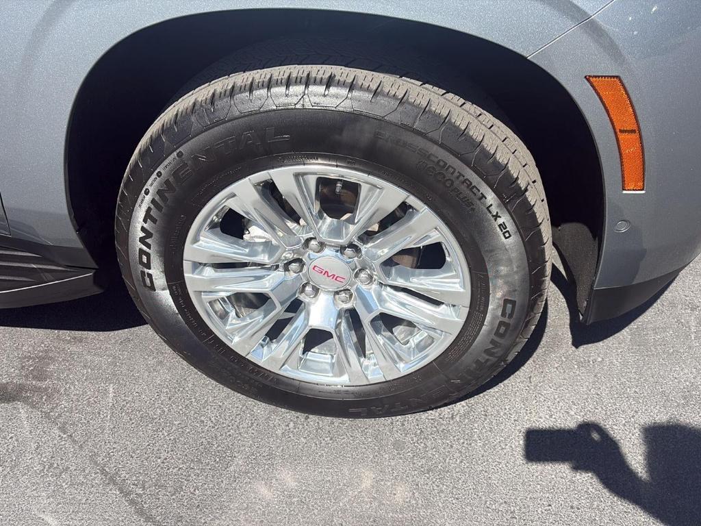 used 2025 GMC Yukon XL car, priced at $66,065