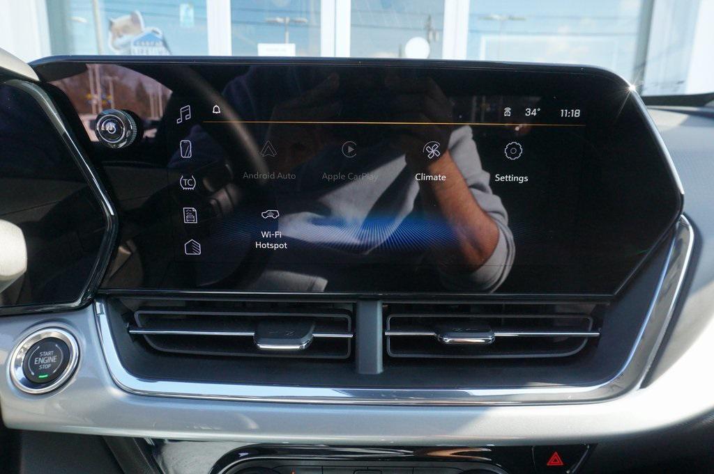 used 2025 Chevrolet Trax car, priced at $20,990