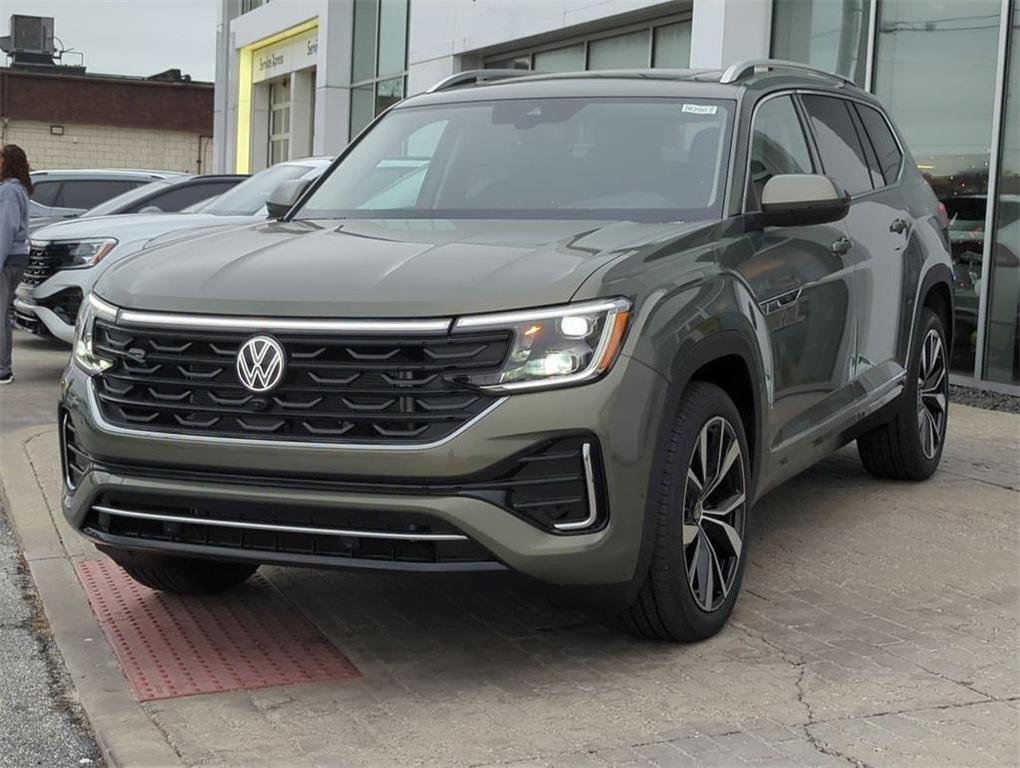 new 2026 Volkswagen Atlas car, priced at $52,181