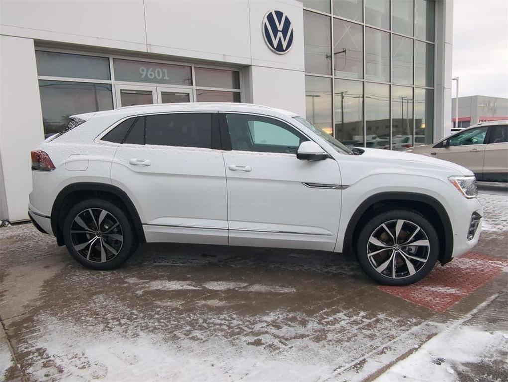 new 2026 Volkswagen Atlas Cross Sport car, priced at $52,197