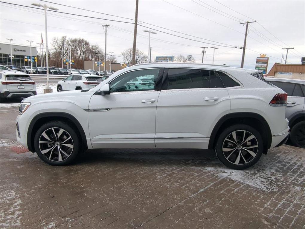 new 2026 Volkswagen Atlas Cross Sport car, priced at $52,197