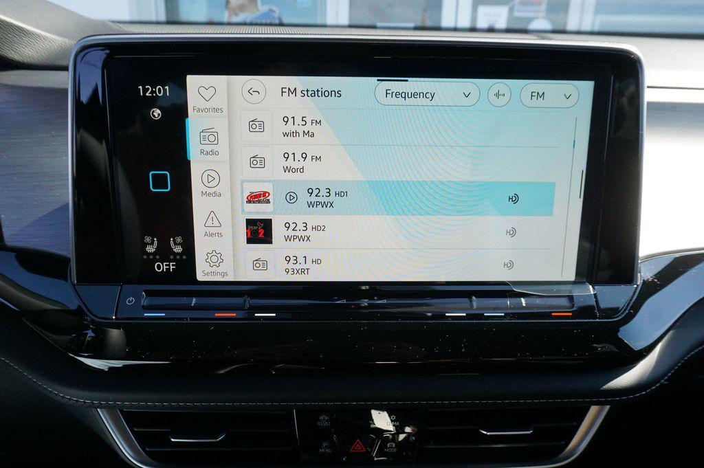 new 2026 Volkswagen Atlas Cross Sport car, priced at $42,374