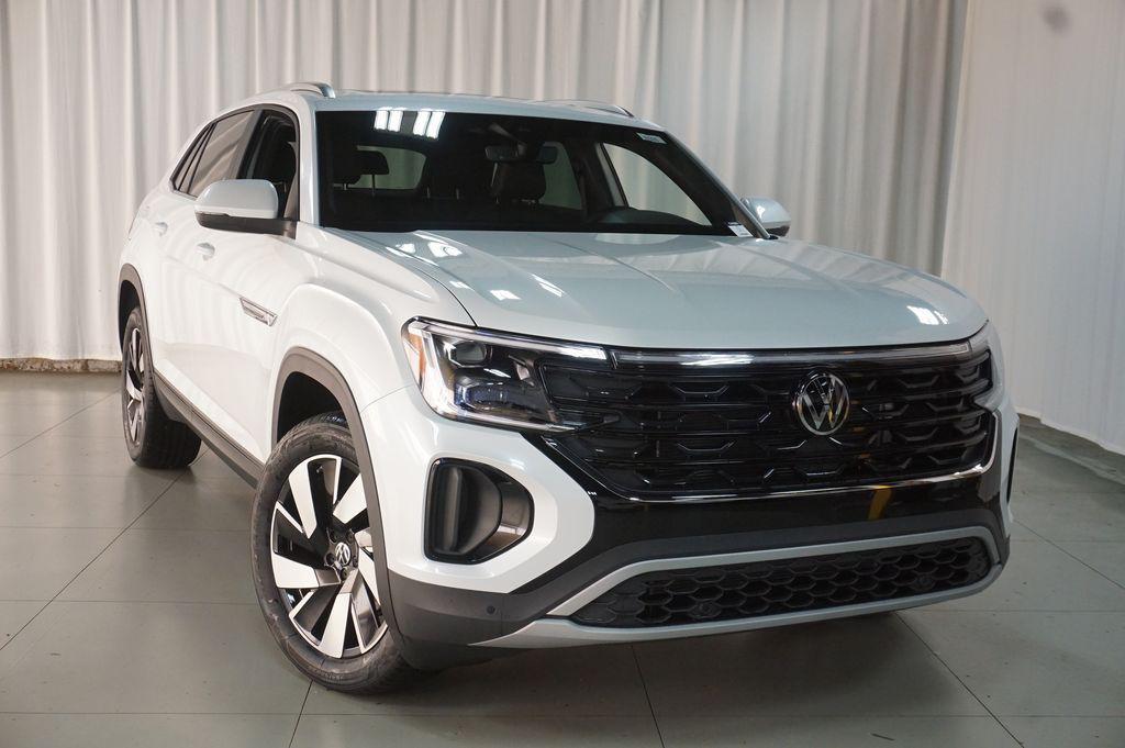 new 2026 Volkswagen Atlas Cross Sport car, priced at $43,331