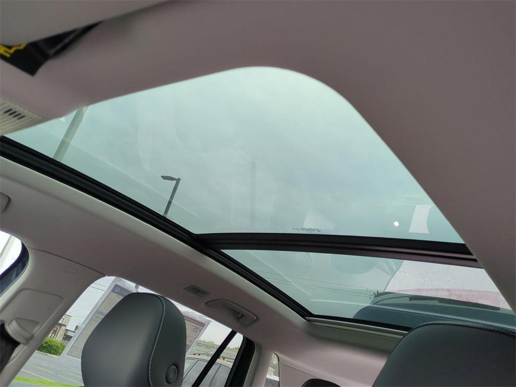 new 2025 Volkswagen Tiguan car, priced at $32,357