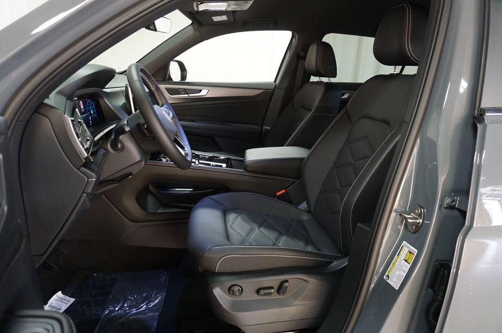 new 2026 Volkswagen Atlas Cross Sport car, priced at $43,843