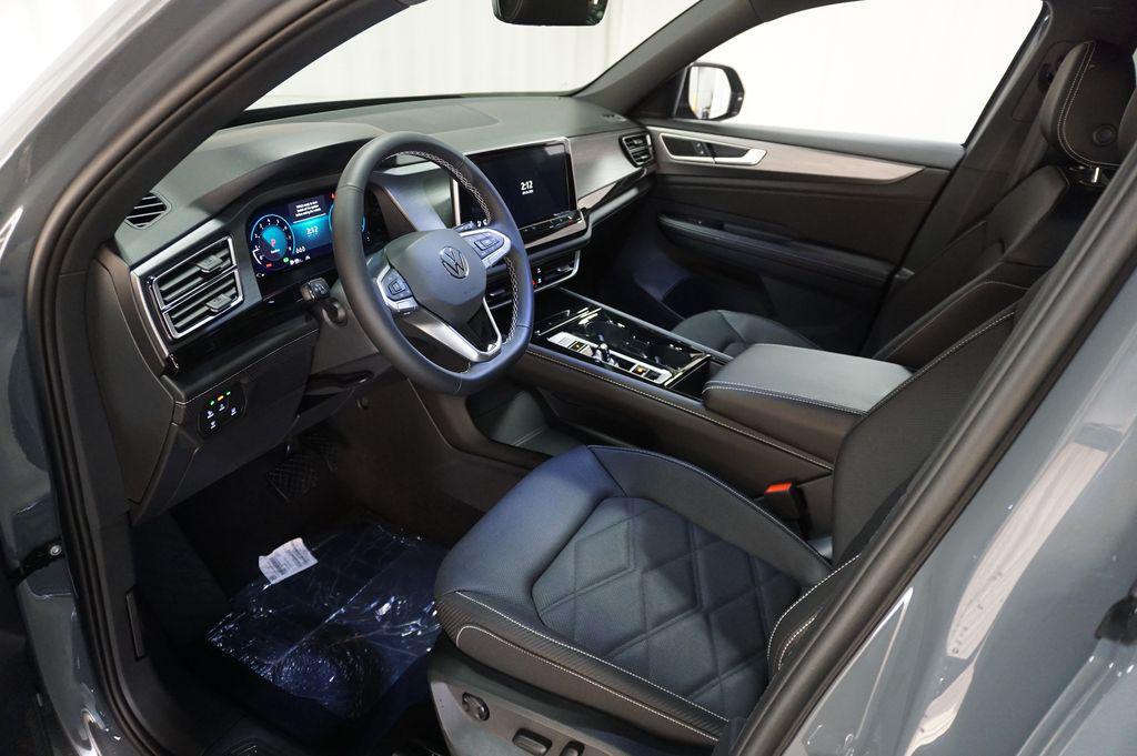 new 2026 Volkswagen Atlas Cross Sport car, priced at $43,843