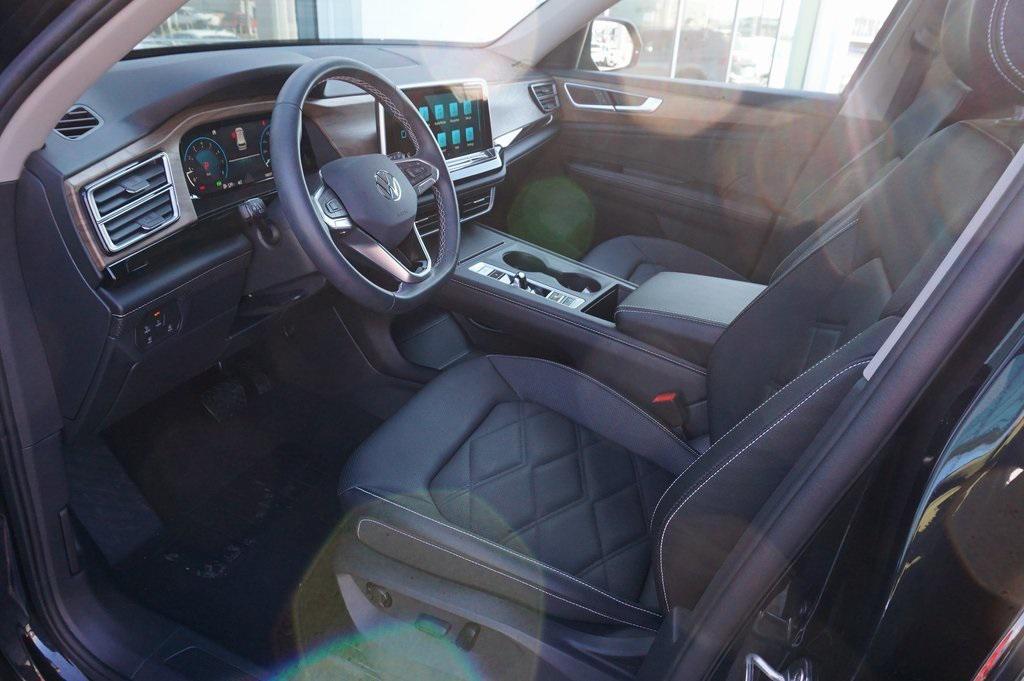used 2025 Volkswagen Atlas car, priced at $31,990