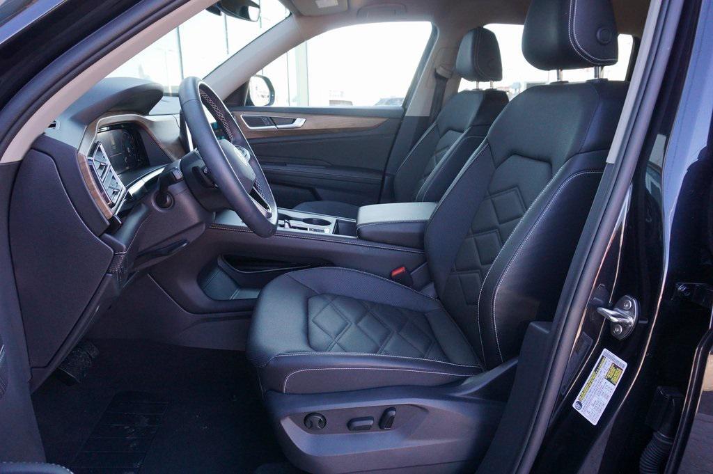 used 2025 Volkswagen Atlas car, priced at $31,990