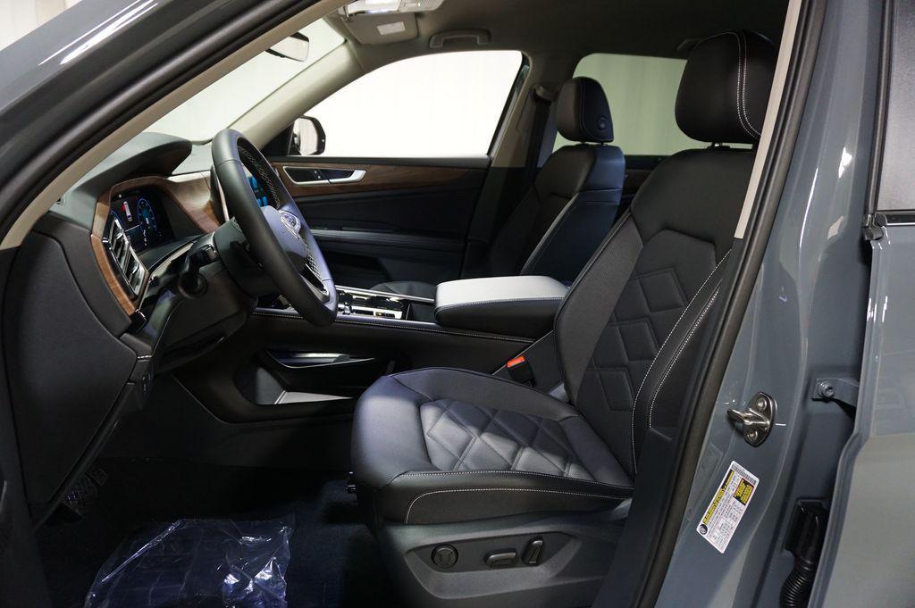 new 2026 Volkswagen Atlas car, priced at $43,927