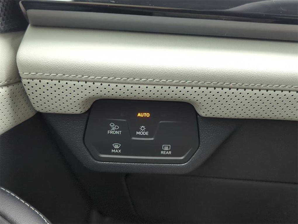 new 2026 Volkswagen Atlas Cross Sport car, priced at $52,406