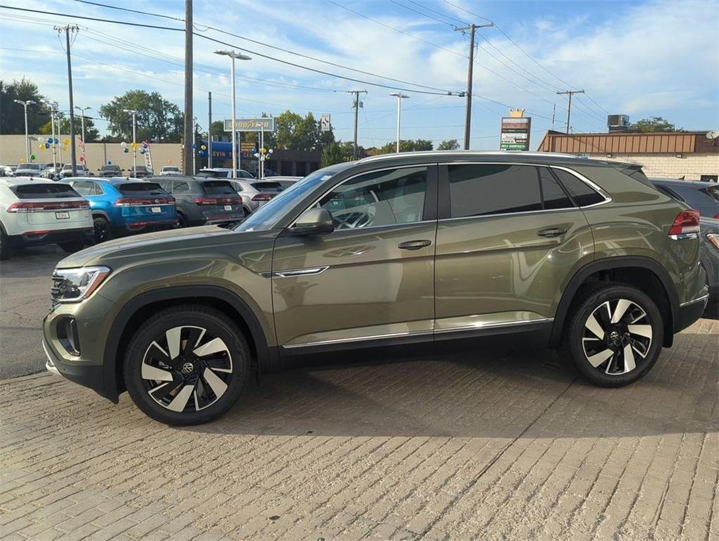 new 2026 Volkswagen Atlas Cross Sport car, priced at $47,125