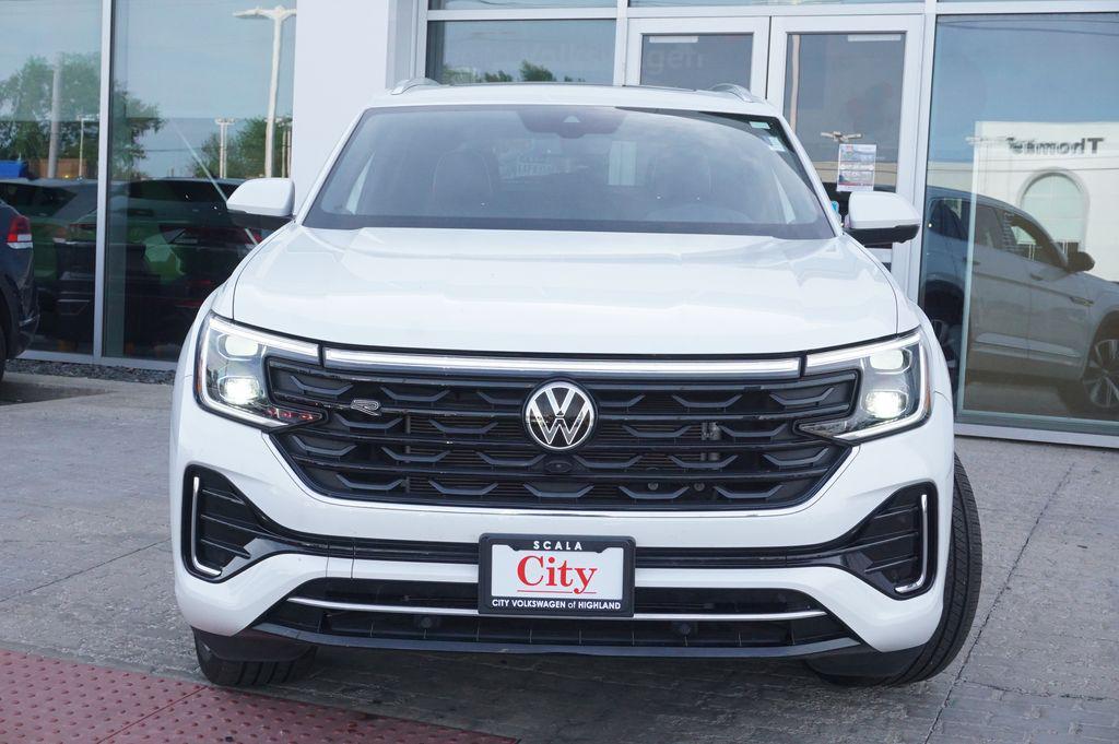 used 2024 Volkswagen Atlas Cross Sport car