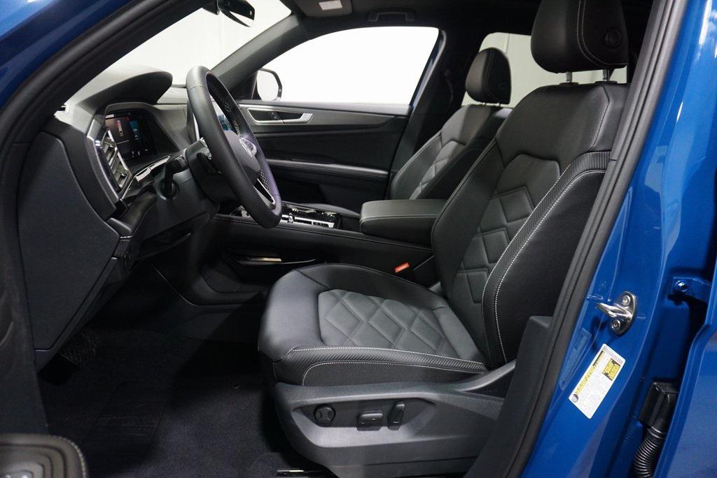 new 2025 Volkswagen Atlas Cross Sport car, priced at $39,841