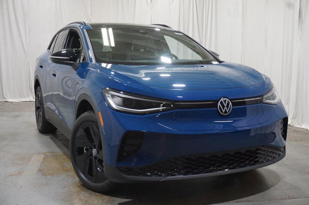 new 2025 Volkswagen ID.4 car, priced at $47,540