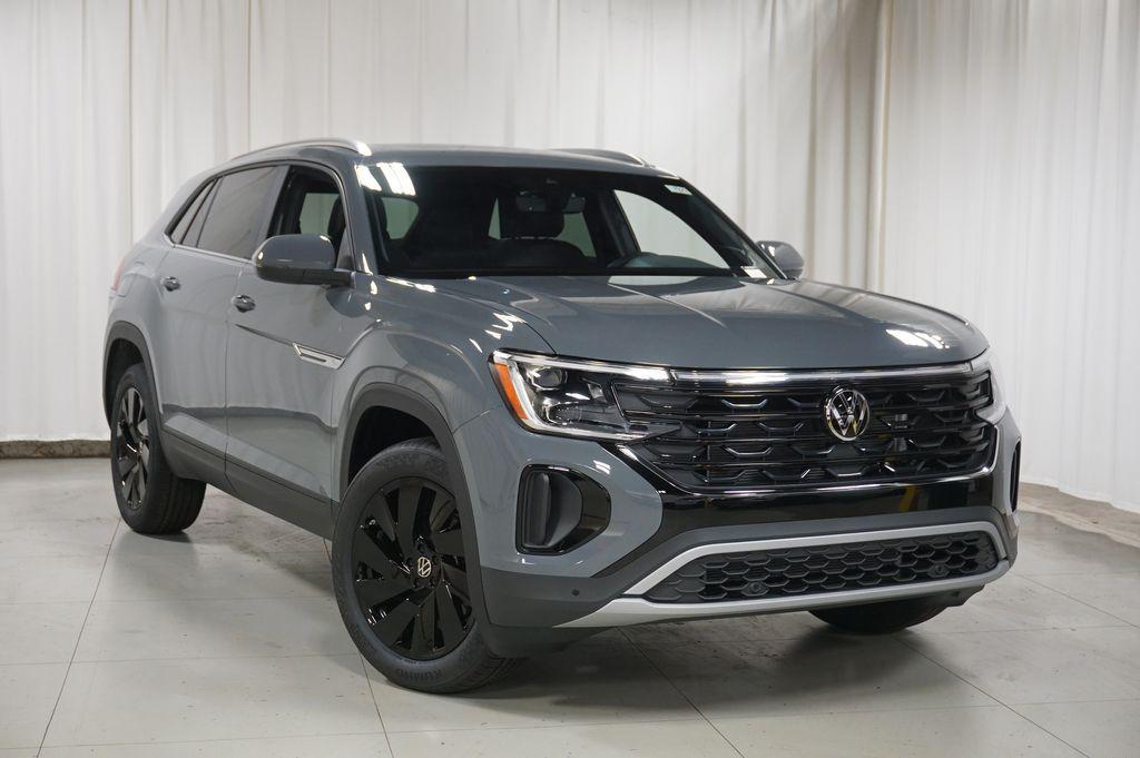 new 2026 Volkswagen Atlas Cross Sport car, priced at $43,843