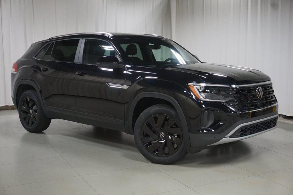 new 2026 Volkswagen Atlas Cross Sport car, priced at $44,215