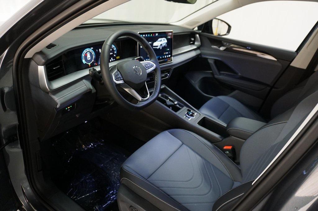 new 2025 Volkswagen Tiguan car, priced at $31,920