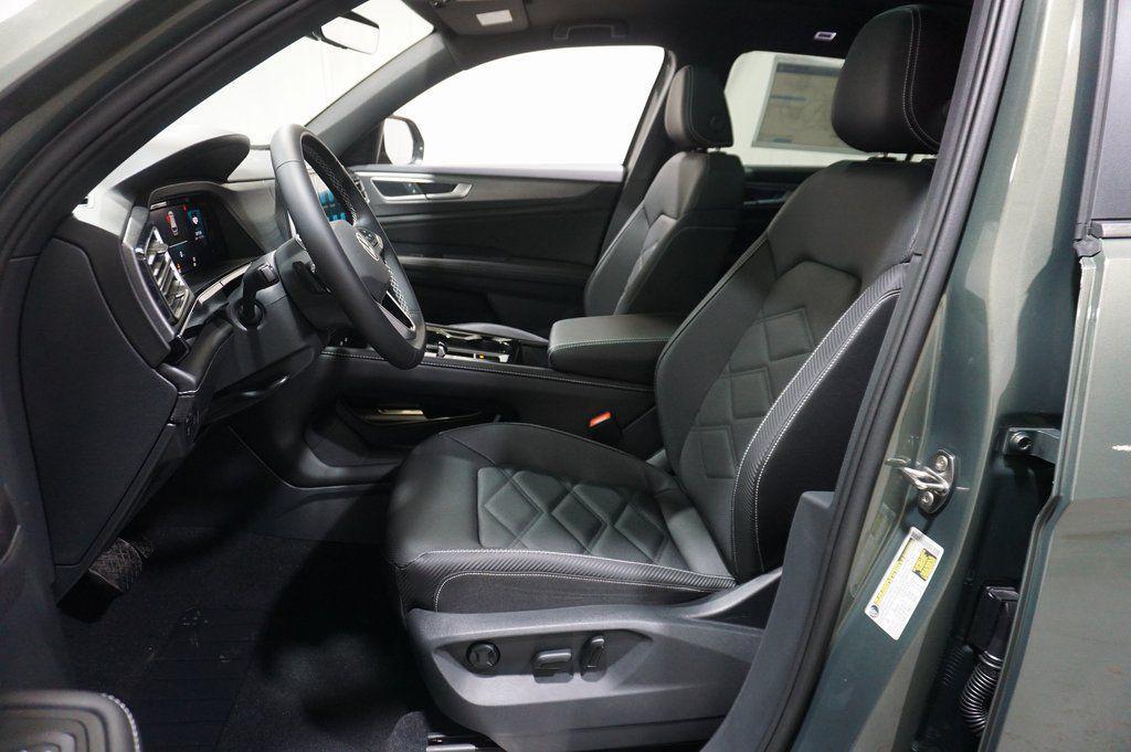 new 2026 Volkswagen Atlas Cross Sport car, priced at $43,103
