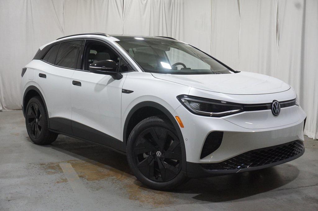 new 2025 Volkswagen ID.4 car, priced at $47,976